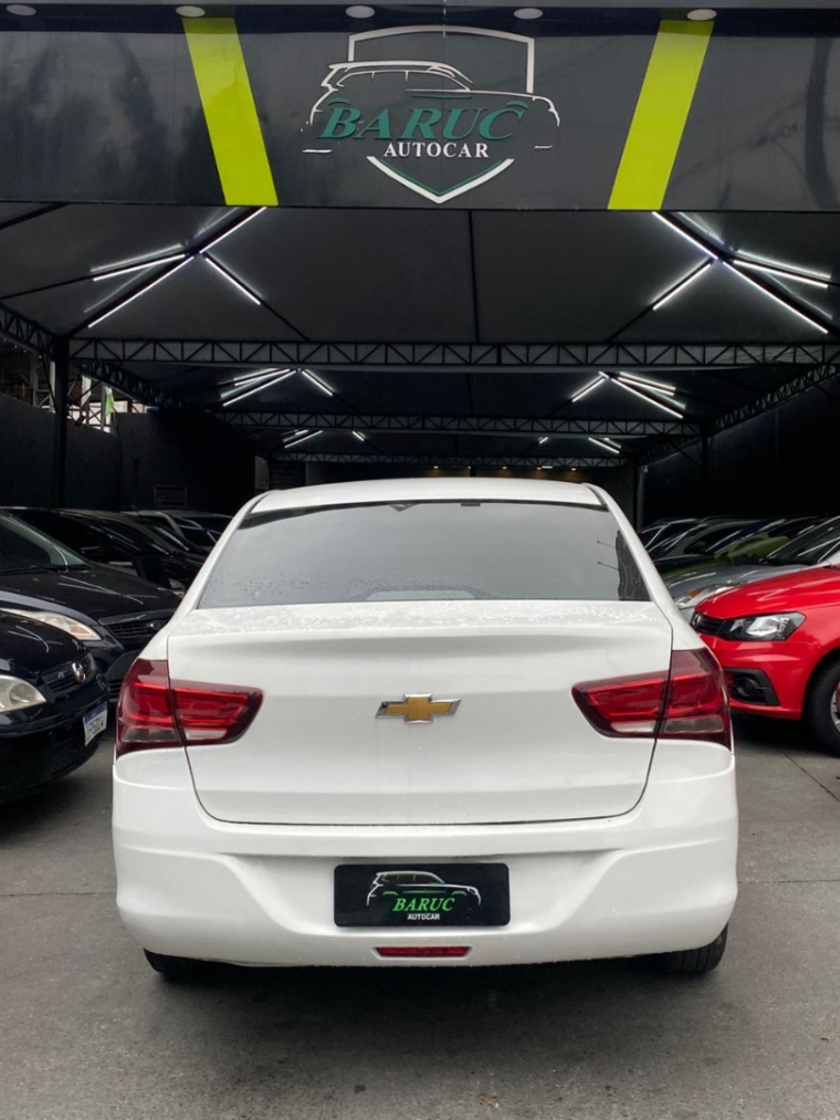 Chevrolet Cobalt 2018 traseira sedan