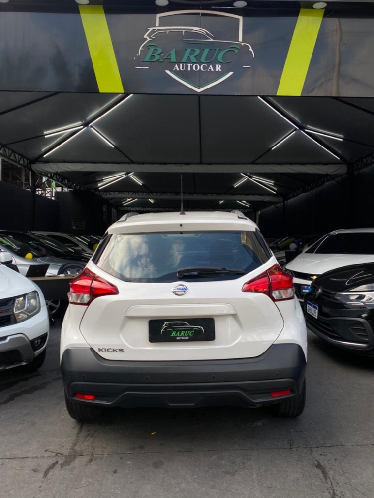 Nissan Kicks 2019 traseira suv