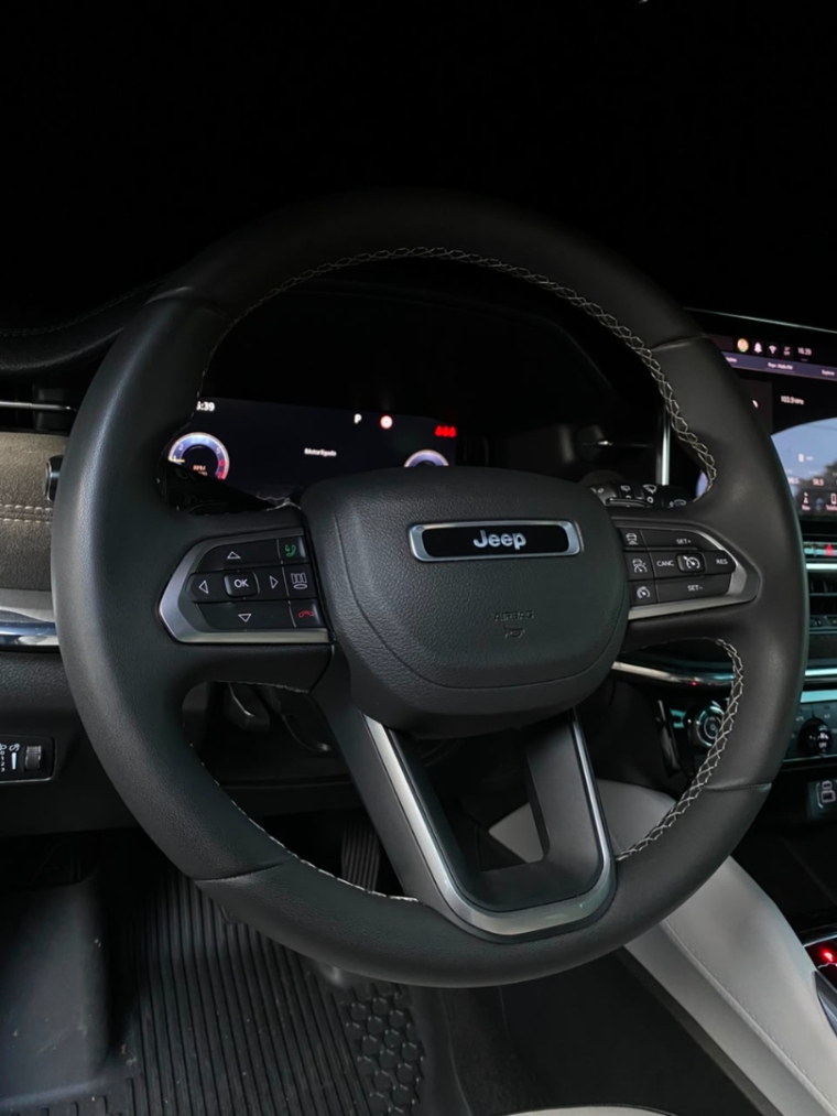 Volante Jeep Commander 2022 direção