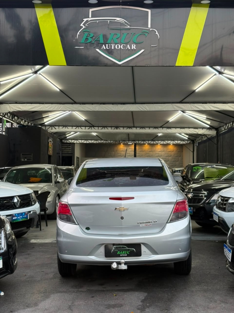 Chevrolet Prisma 2016 traseira sedan