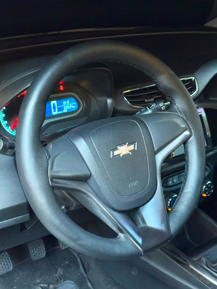 Volante Chevrolet Onix 2014 câmbio manual