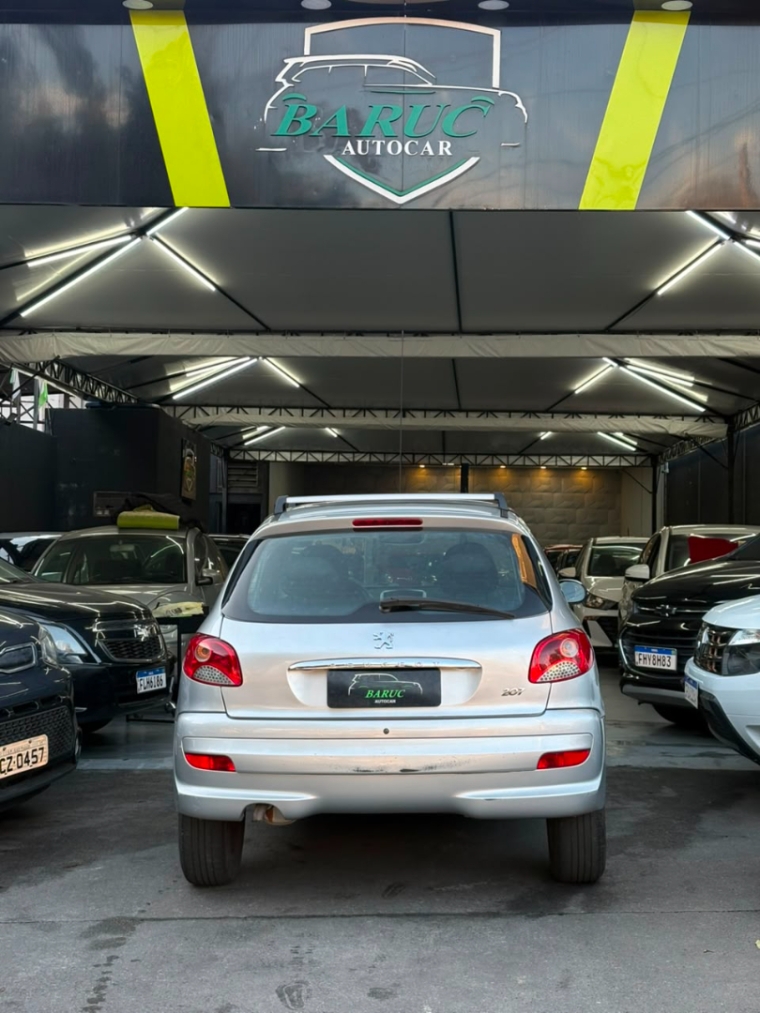 Peugeot 207 XR Sport 2013 traseira hatch