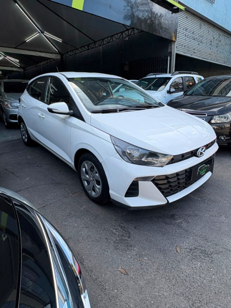 Hyundai HB20 Comfort 2025 lateral completa