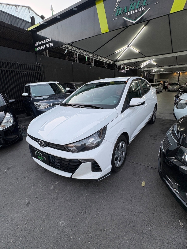 Hyundai HB20S Comfort Plus 2025 lateral completa