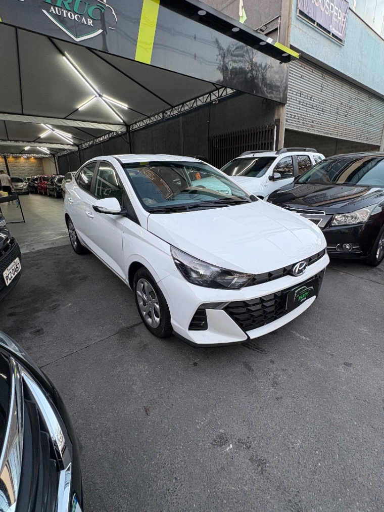 Hyundai HB20S Comfort Plus 2025 lateral completa