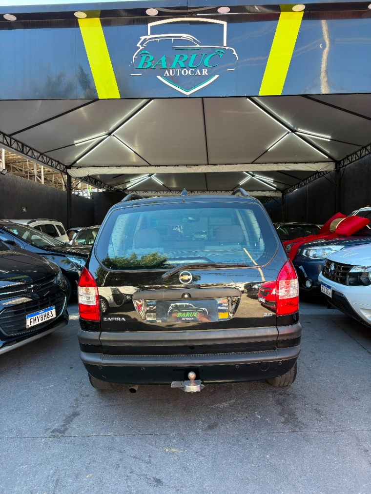 Chevrolet Zafira 2010 traseira minivan