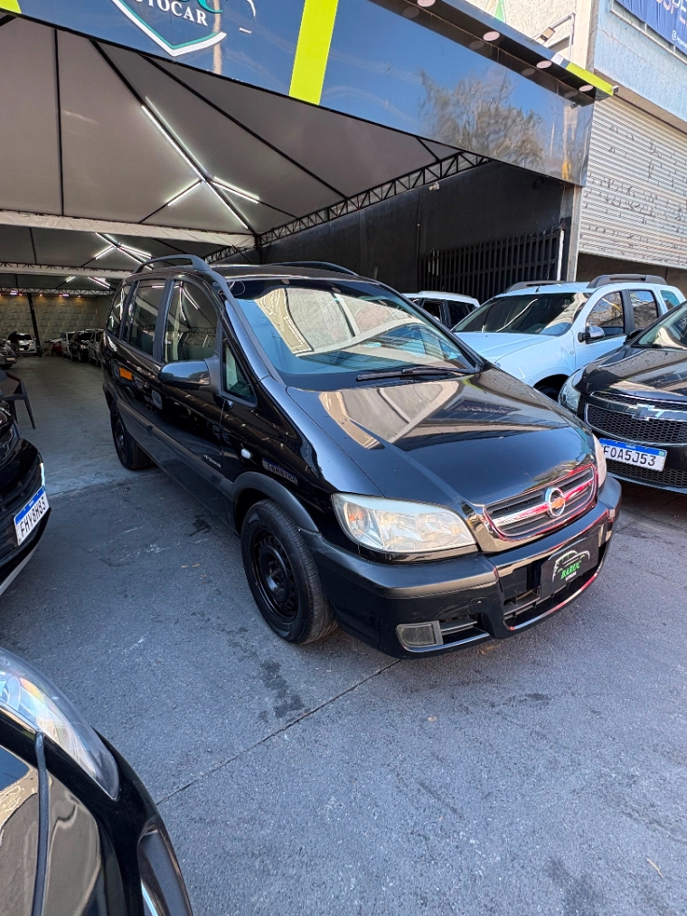 Chevrolet Zafira 2.0 automática 2010 lateral completa