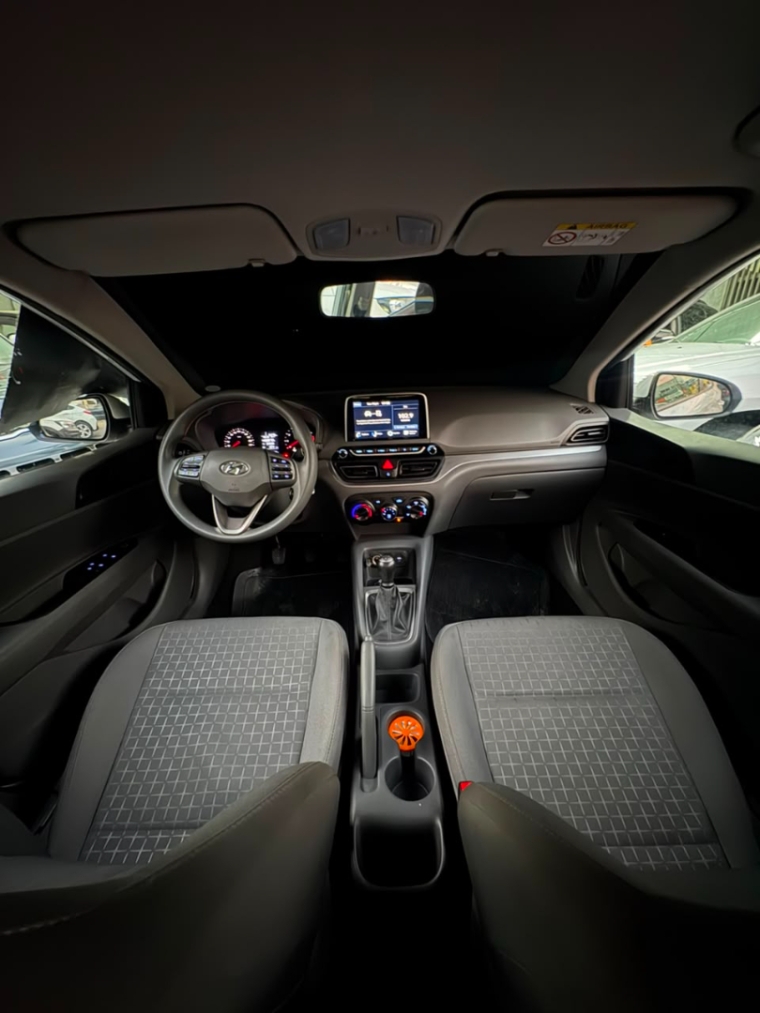 Interior Hyundai HB20S Comfort Plus 2025 painel