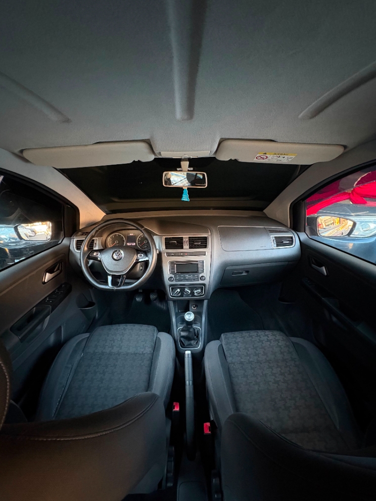 Interior Volkswagen Fox Comfortline 2016 painel