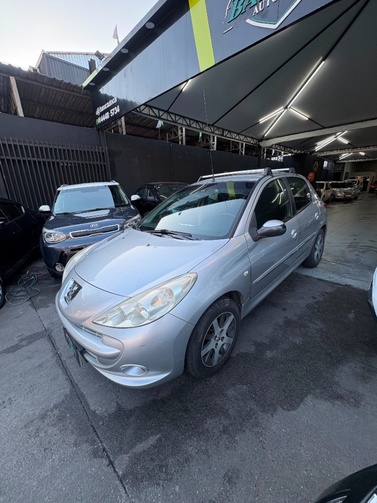 Peugeot 207 XR Sport 2013 lateral completa