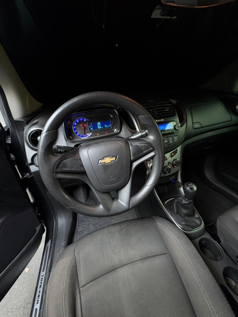 Volante Chevrolet Tracker 2014 câmbio manual