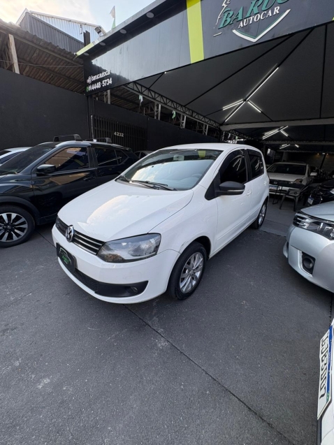 Volkswagen Fox 1.0 2014 lateral completa