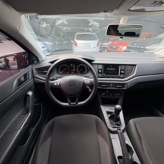 Volkswagen Polo 1.0 2023 volante e câmbio manual