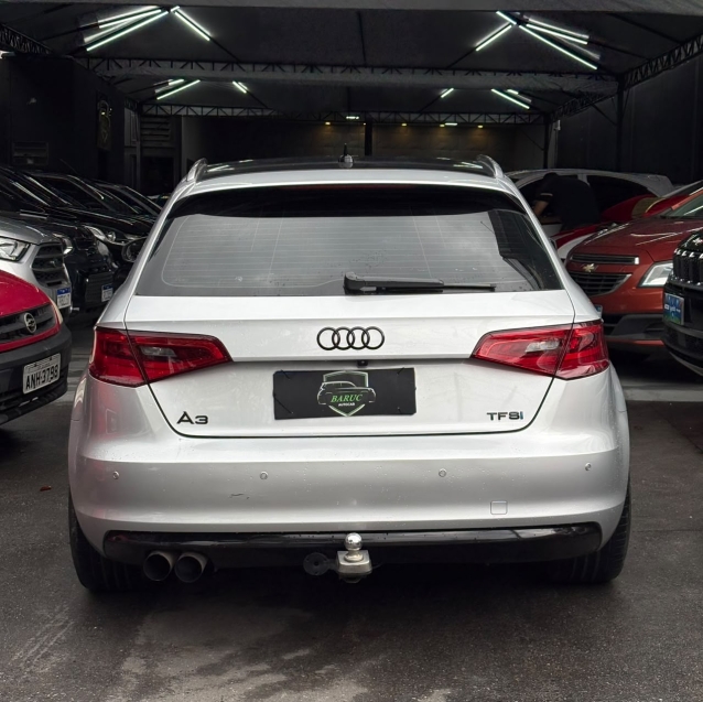 - Audi A3 Sportback 1.4 TFSI 2014 traseira hatch