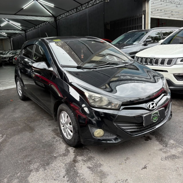 Hyundai HB20 1.0 Flex 2015 lateral completa