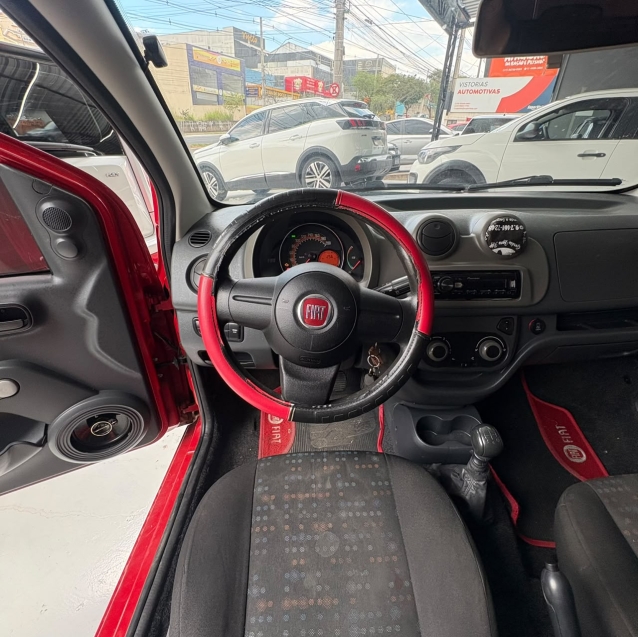 Fiat Uno Vivace 1.0 2014 2015 volante e câmbio manual